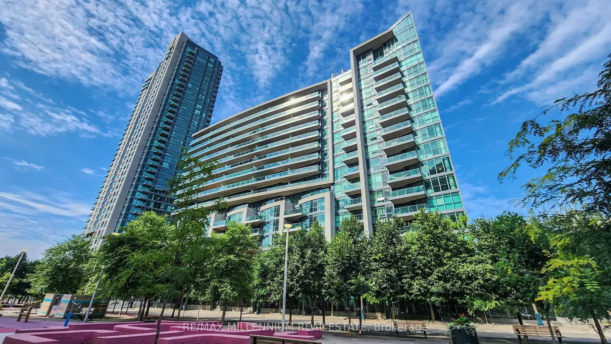 Ontario Real Estate | View 209 Fort York, 473