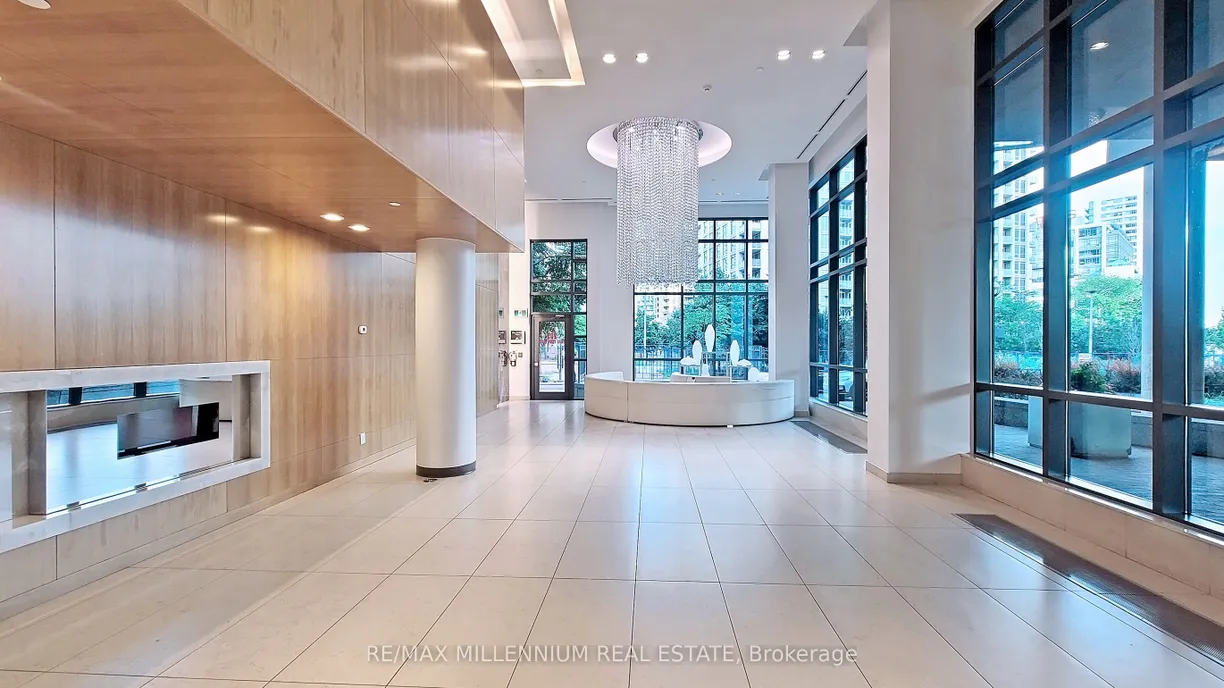 Ontario Real Estate | View 209 Fort York, 473 | Listing