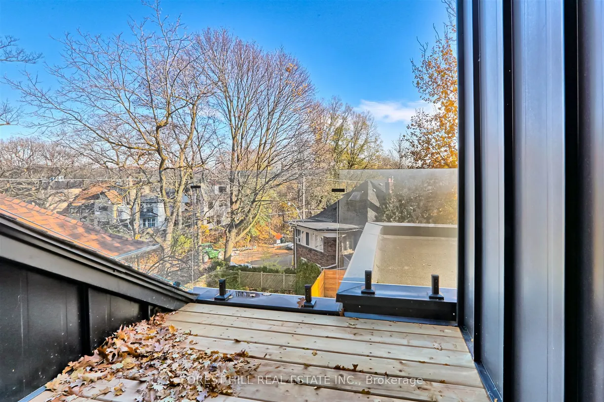Ontario Real Estate | View 127 Welland | 6 Beds