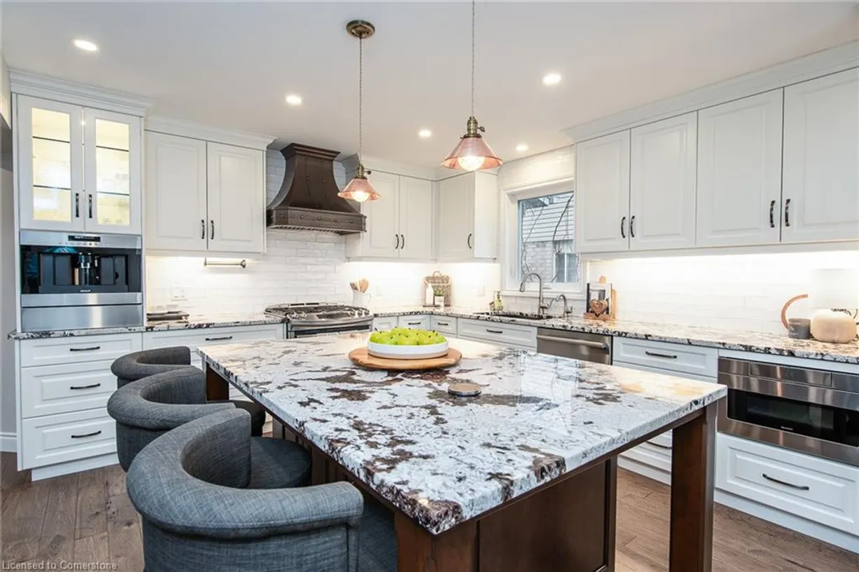 Ontario Real Estate | View 70 Erbach | 3 Beds, 2 Baths