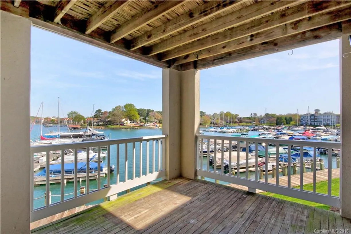 Charlotte Real Estate | View 18631 Vineyard Point Lane, 11 | 3 Beds, 2 Baths