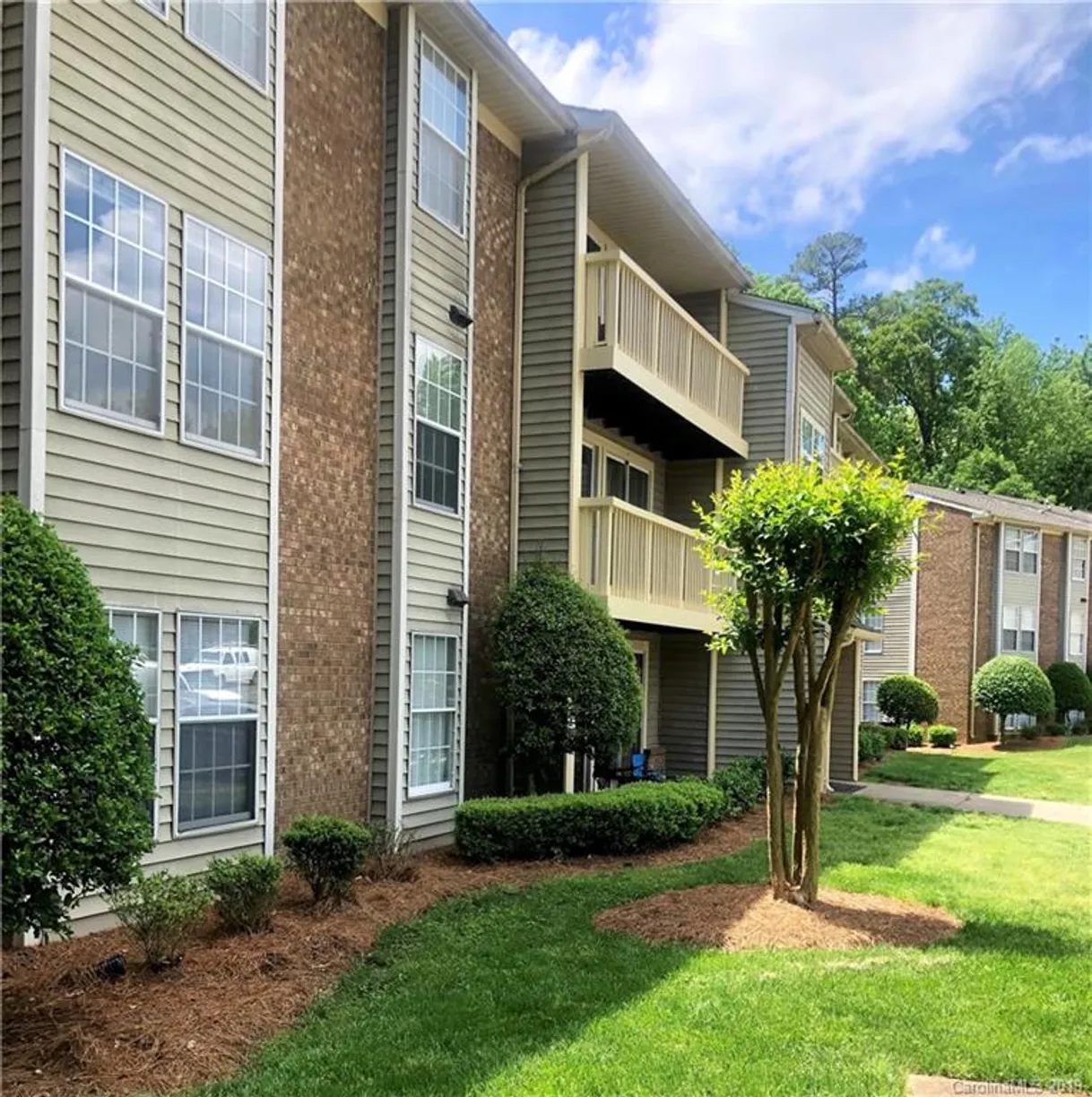 Charlotte Real Estate | View 1614 Arlyn Circle, E | 3 Beds, 2 Baths
