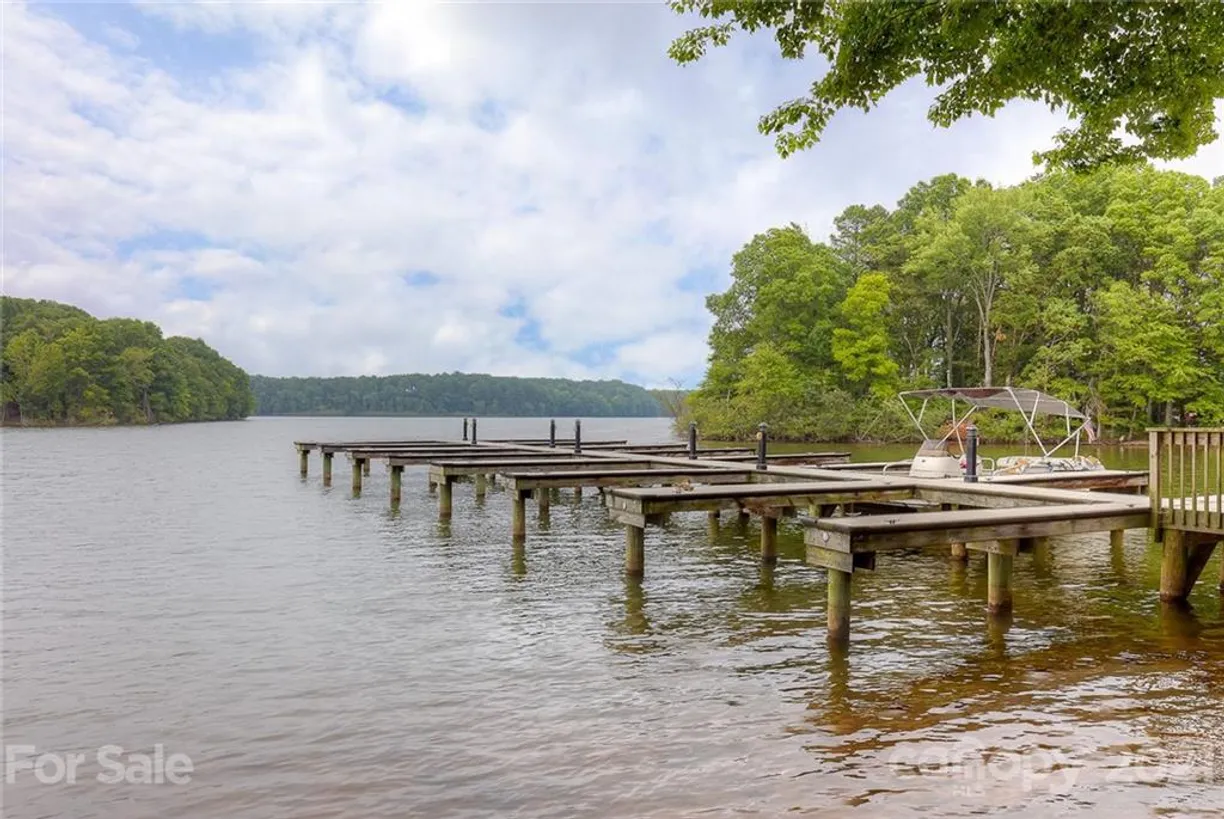 Charlotte Real Estate | View 921 Northeast Drive, 33 | 3 Beds, 2 Baths