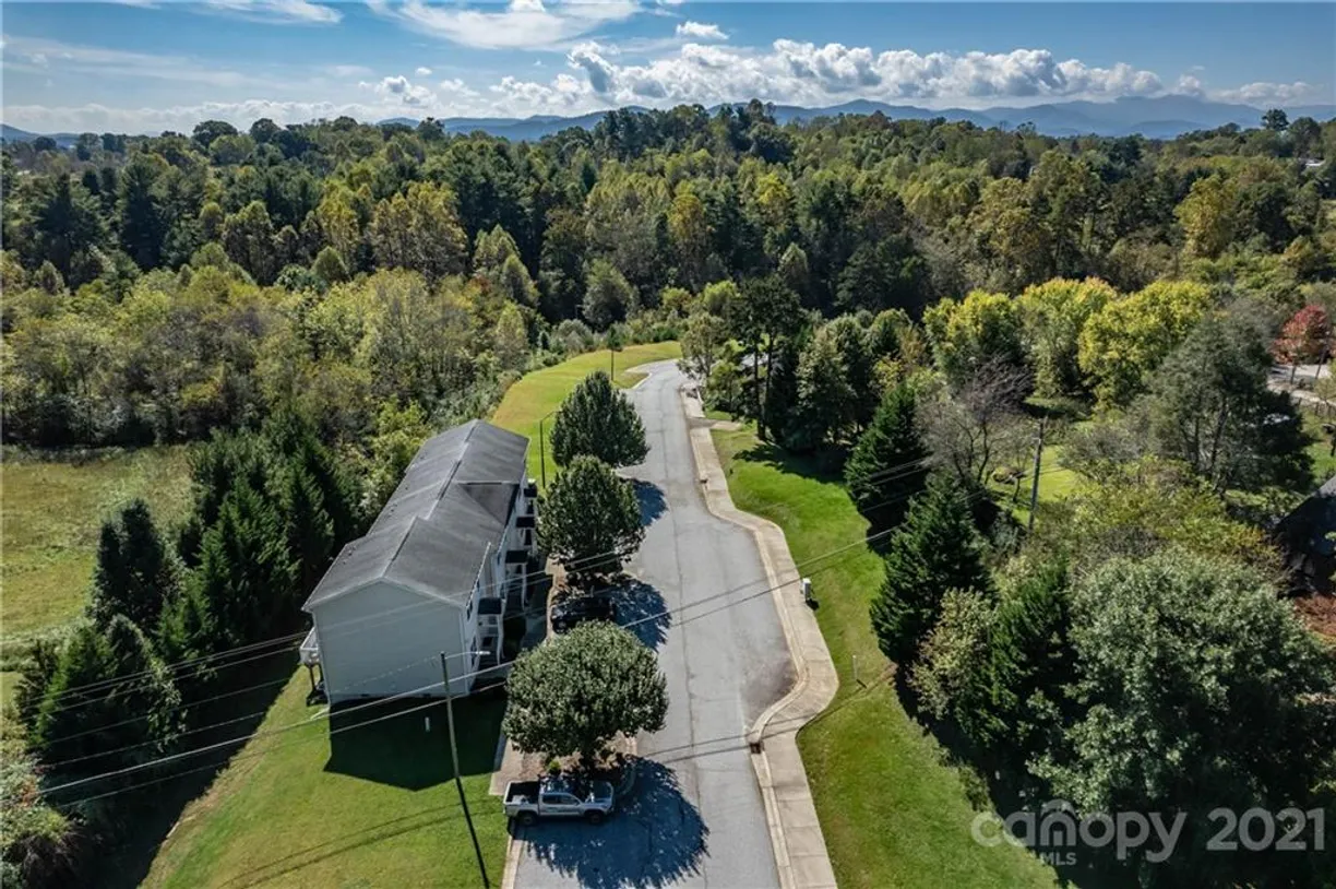 Charlotte Real Estate | View 200 Villas Court