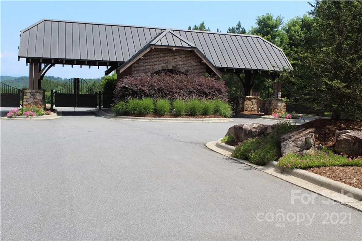 Charlotte Real Estate | View 218 W Settings Boulevard, 26 | Listing