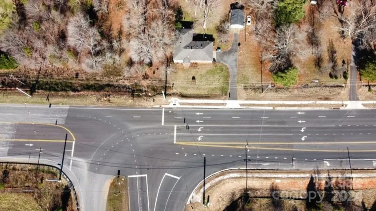 Charlotte Real Estate | View 5518 Mooresville Road | Listing
