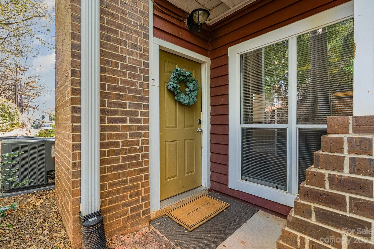 Charlotte Real Estate | View 2500 Cranbrook Lane, 7 | 2 Beds, 2 Baths