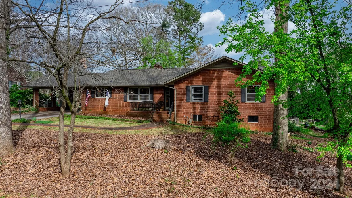 Charlotte Real Estate | View 1523 Brentwood | 3 Beds, 1 Bath