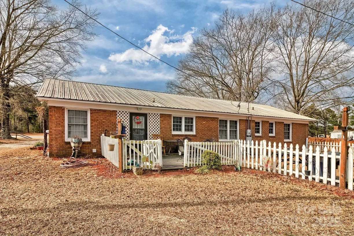 Charlotte Real Estate | View 1467 Airport Road | Listing