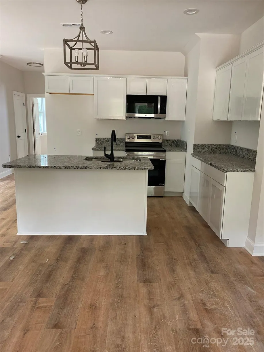 Charlotte Real Estate | View 814 W Raleigh Avenue | Listing