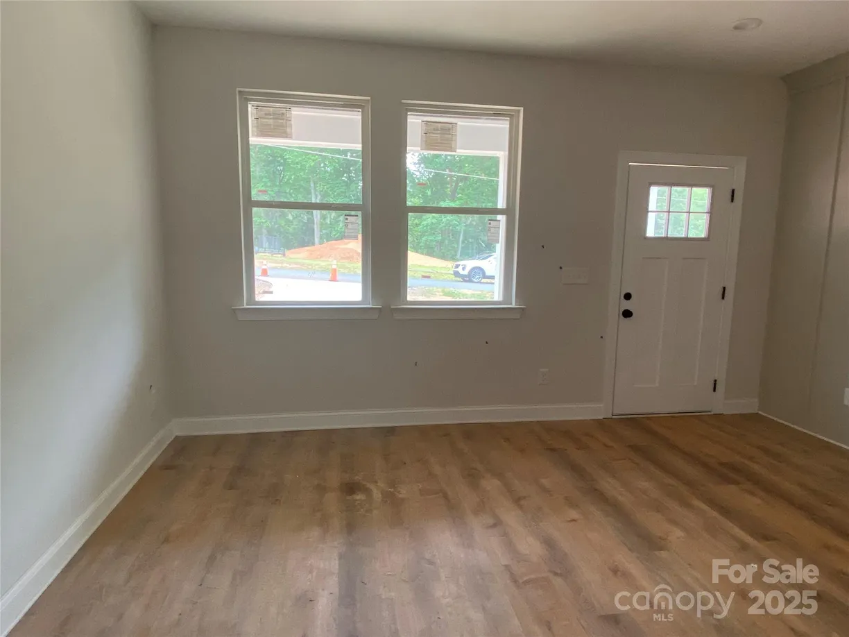 Charlotte Real Estate | View 814 W Raleigh Avenue | Listing