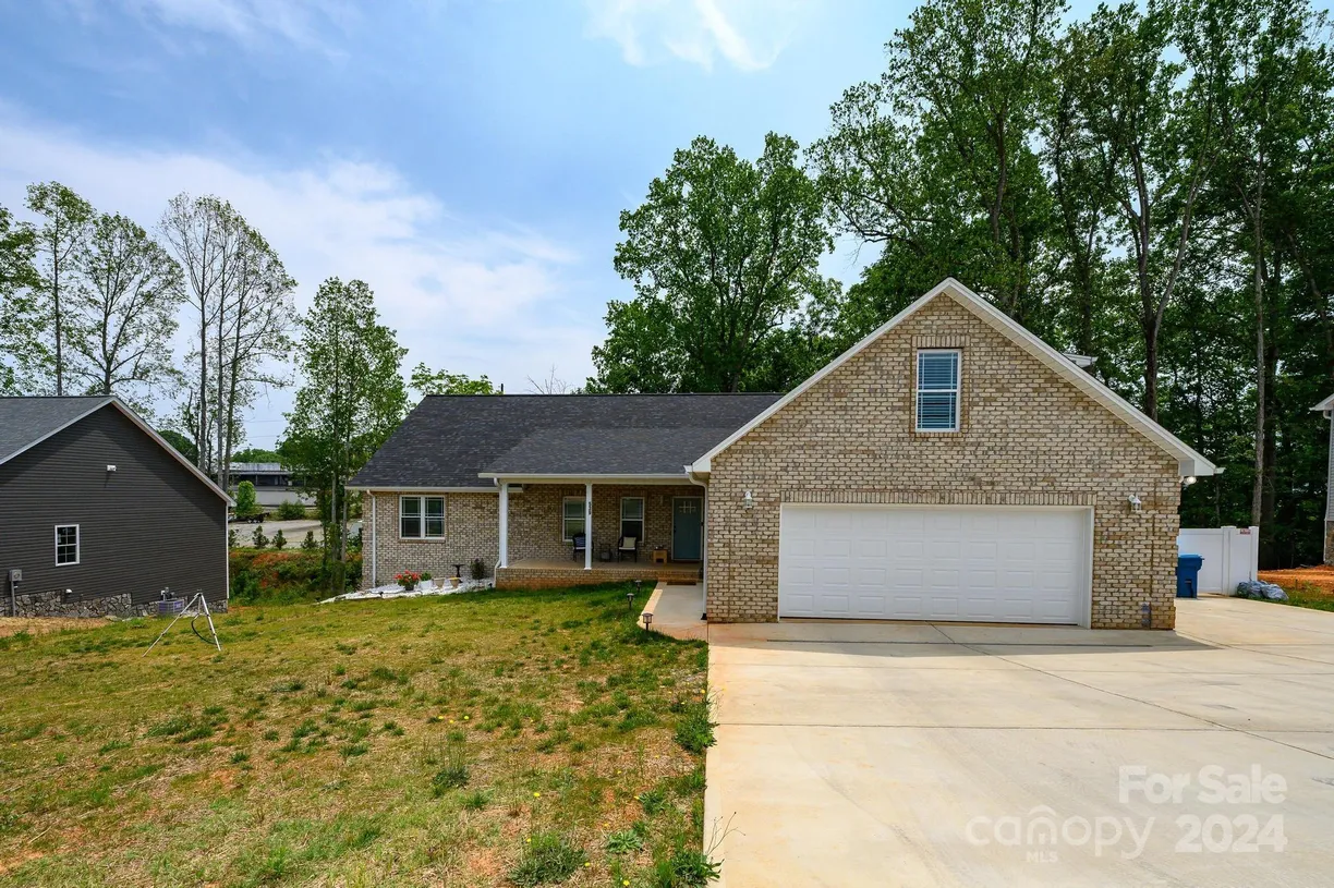 Charlotte Real Estate | View 539 N C Avenue | 3 Beds, 2 Baths