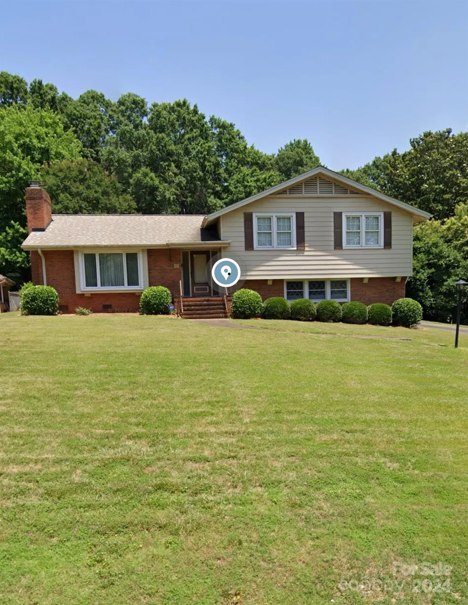 Charlotte Real Estate | View 1410 Paddock Circle | 4 Beds, 3 Baths