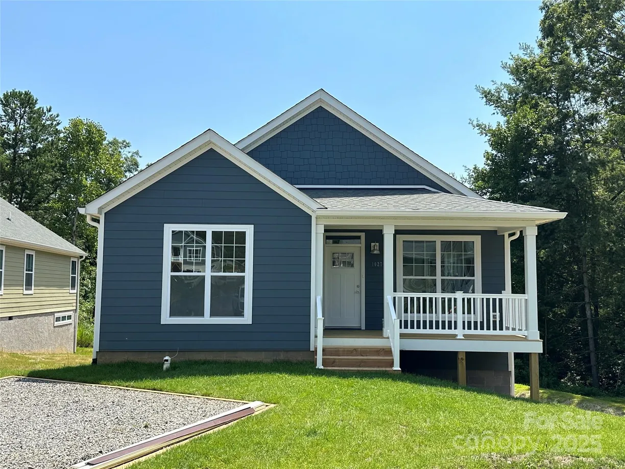 Charlotte Real Estate | View 1027 Padgett Place | 3 Beds, 2 Baths