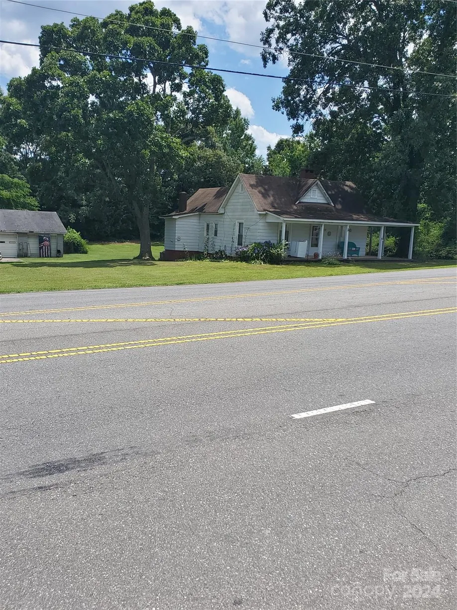 Charlotte Real Estate | View 2006 Centergrove Road