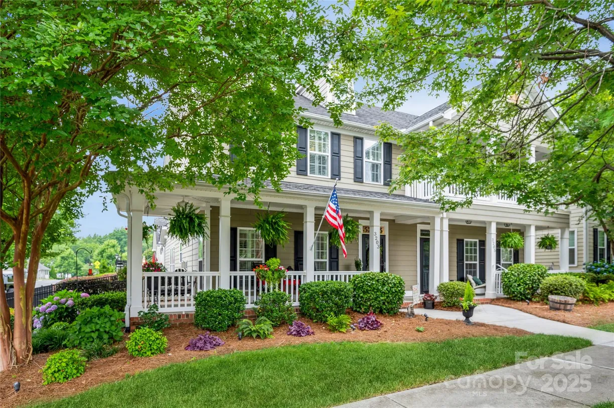 Charlotte Real Estate | View 3203 Kelsey Plaza | 3 Beds, 2 Baths