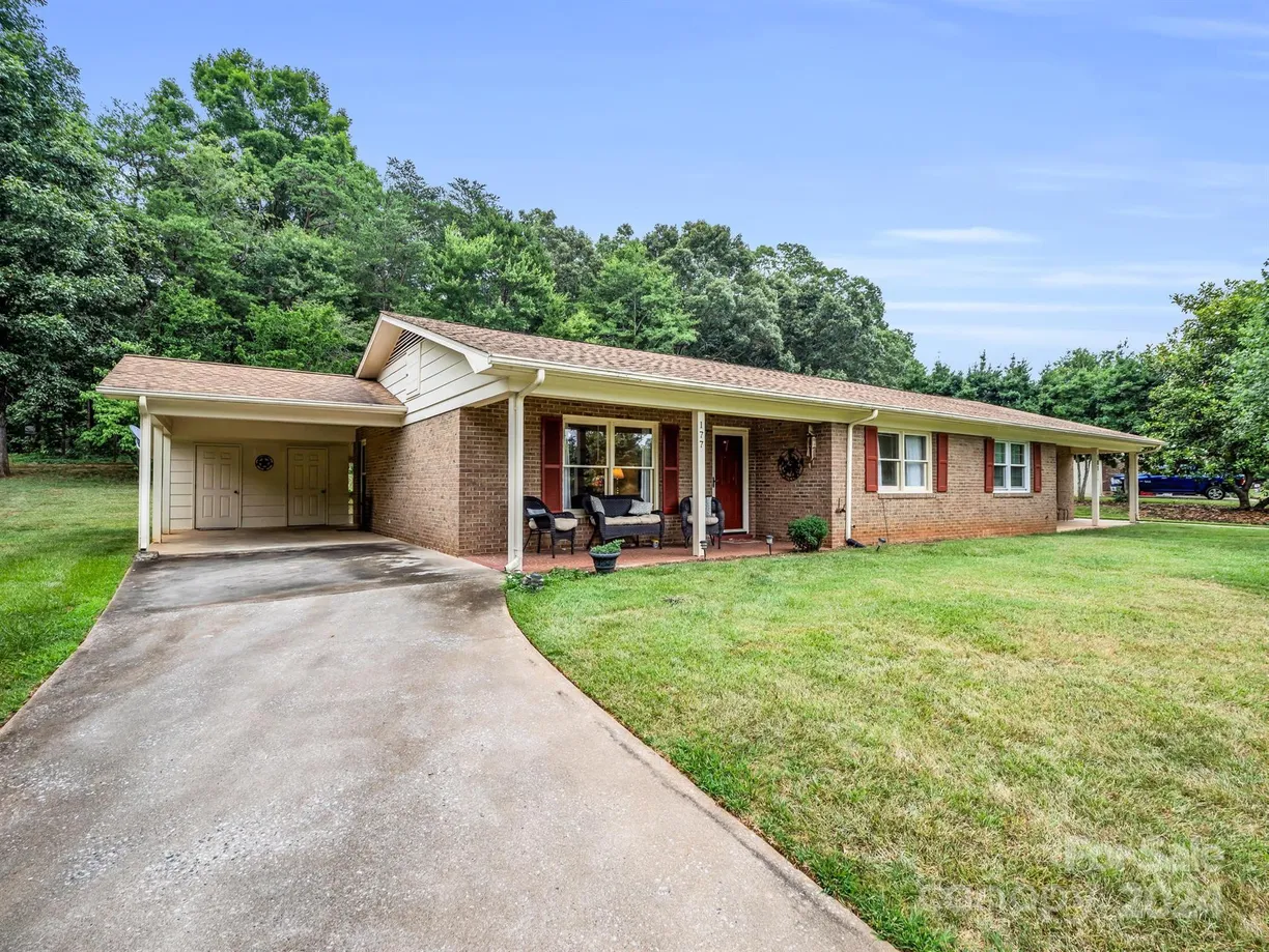 Charlotte Real Estate | View 177 Eastwood Village Drive | 2 Beds, 1 Bath