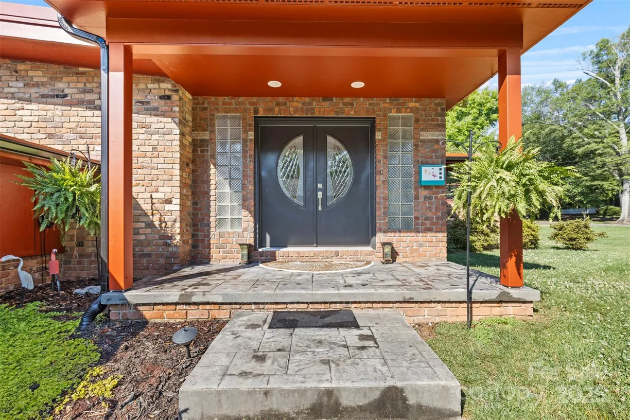 Charlotte Real Estate | View 640 Davie Avenue | Listing