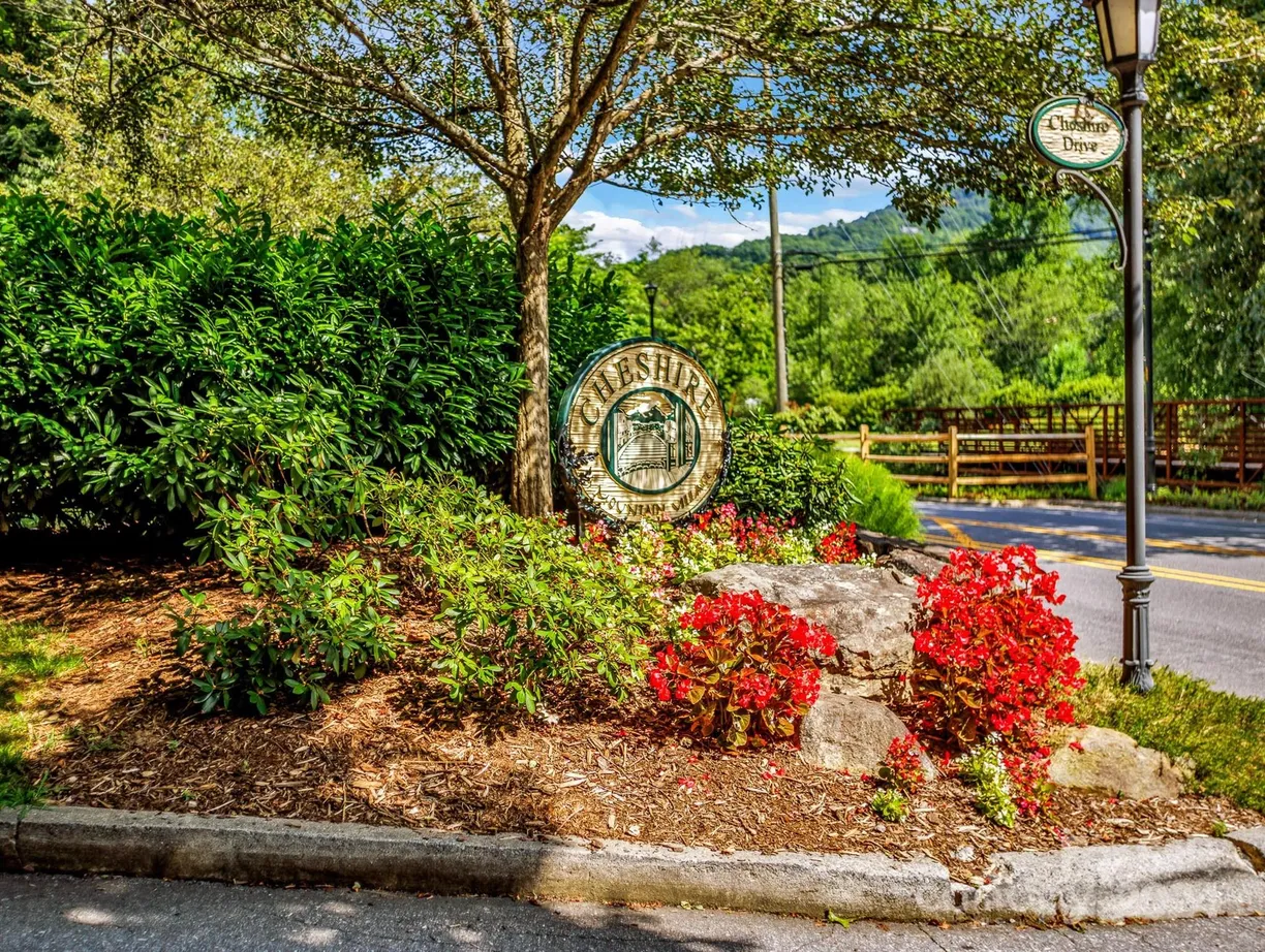 Charlotte Real Estate | View 8 Whitman Lane | Listing