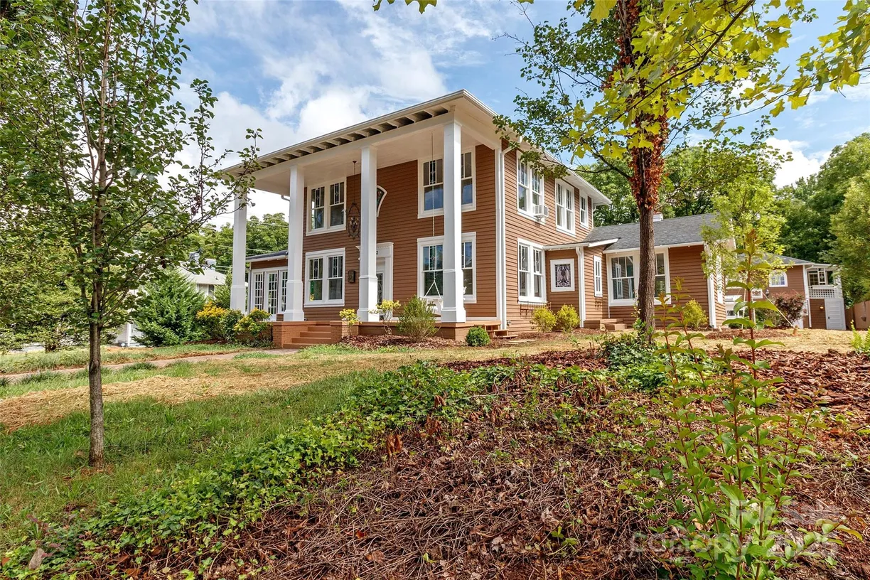 Charlotte Real Estate | View 903 W Franklin Street | Listing