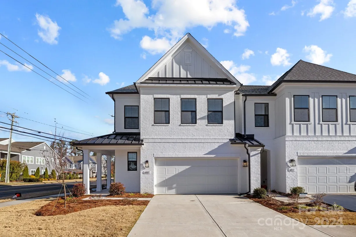 Charlotte Real Estate | View 6007 Mariemont Circle, 101 | 3 Beds, 2 Baths