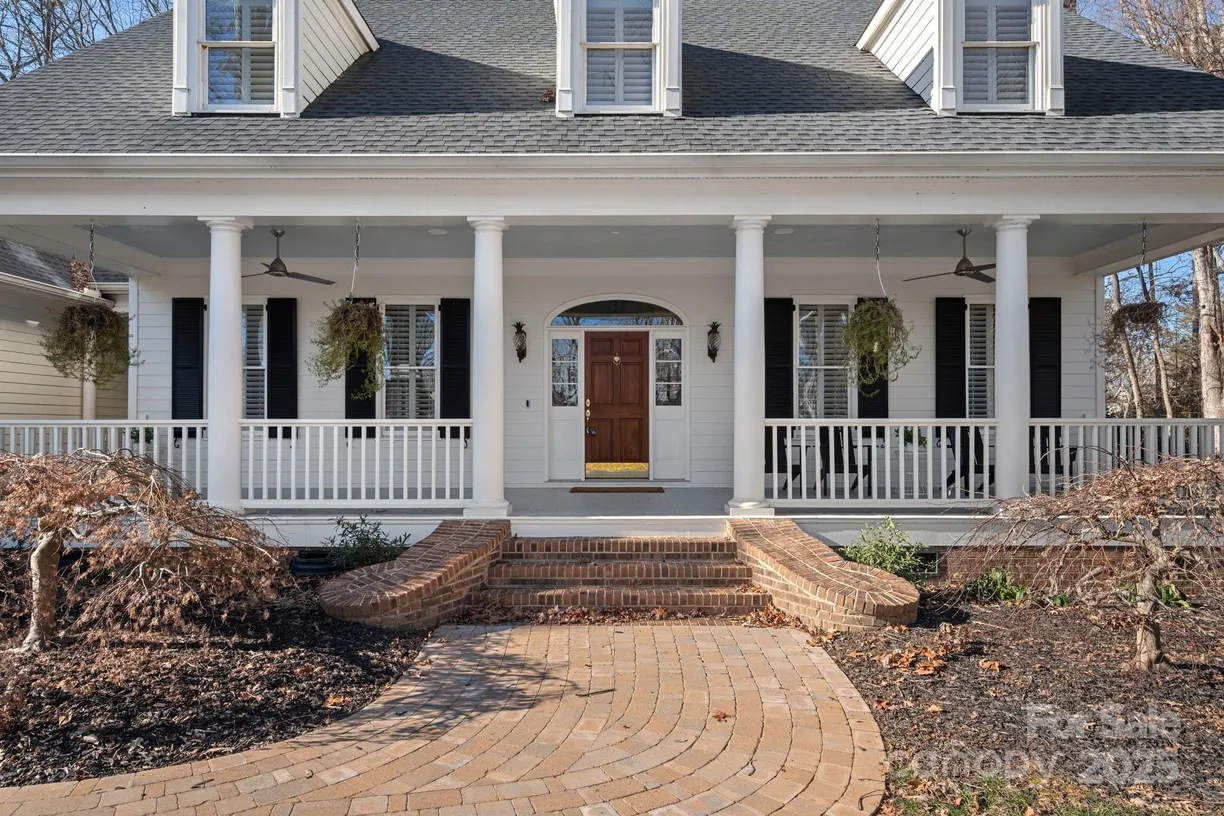 Charlotte Real Estate | View 170 Old Post Road | 4 Beds, 3 Baths