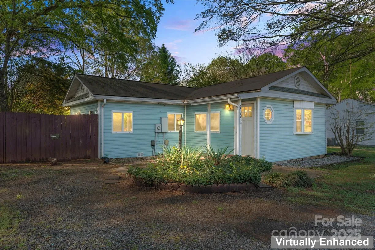 Charlotte Real Estate | View 209 W 21st Street | 3 Beds, 2 Baths