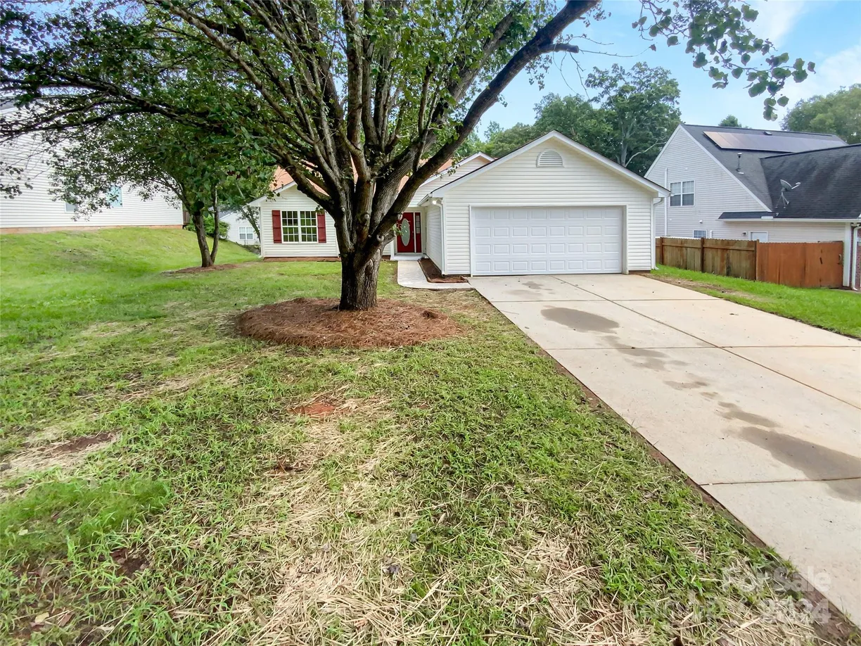 Charlotte Real Estate | View 105 Leafmore Court | 3 Beds, 2 Baths