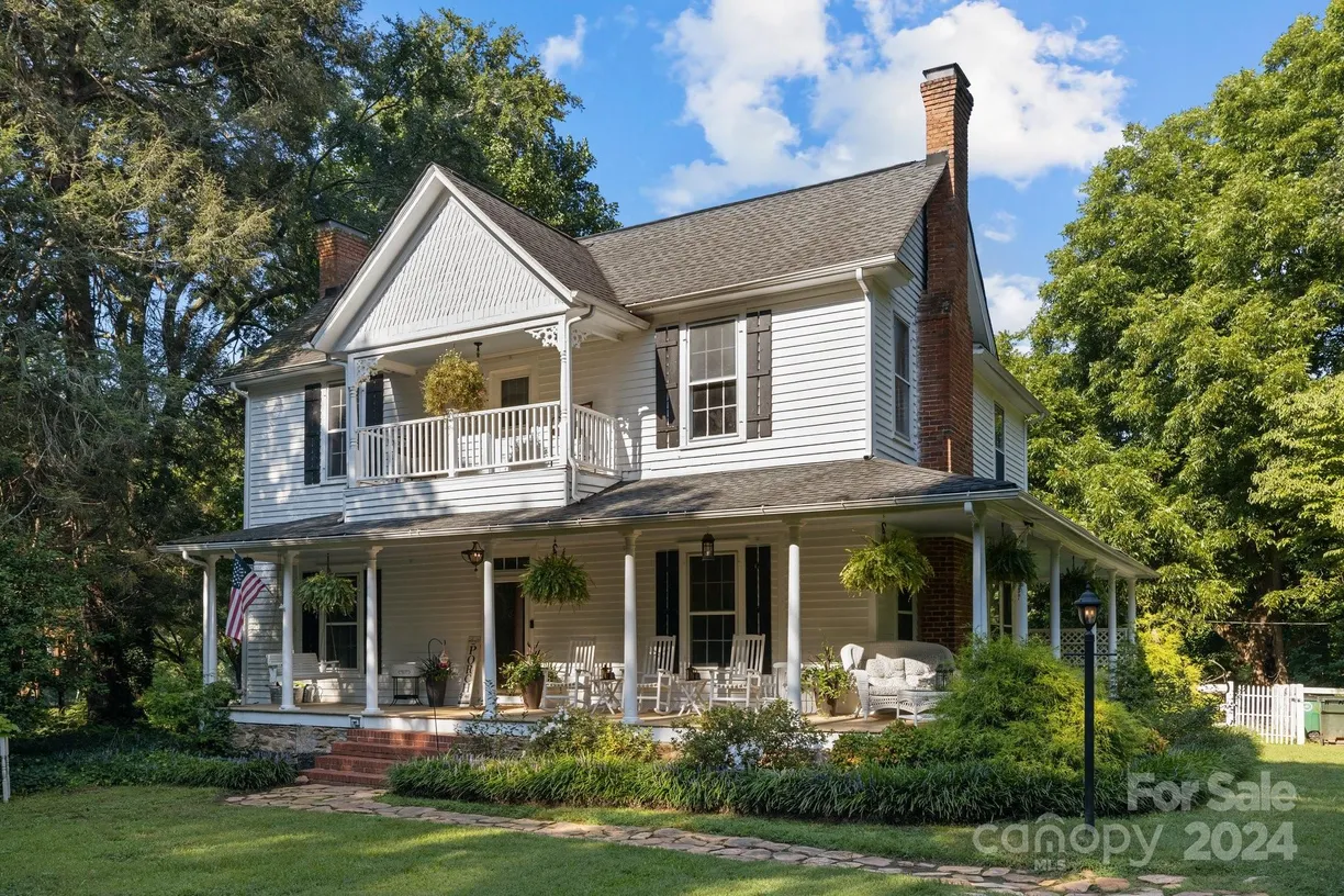 Charlotte Real Estate | View 1189 Rhyne Road | 5 Beds, 3 Baths