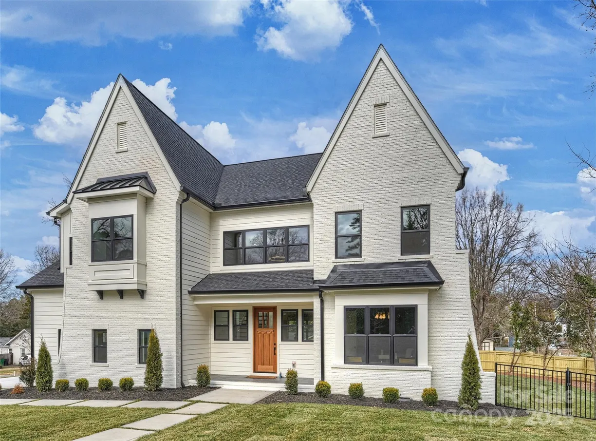 Charlotte Real Estate | View 4839 Fairheath Road | 5 Beds, 5 Baths