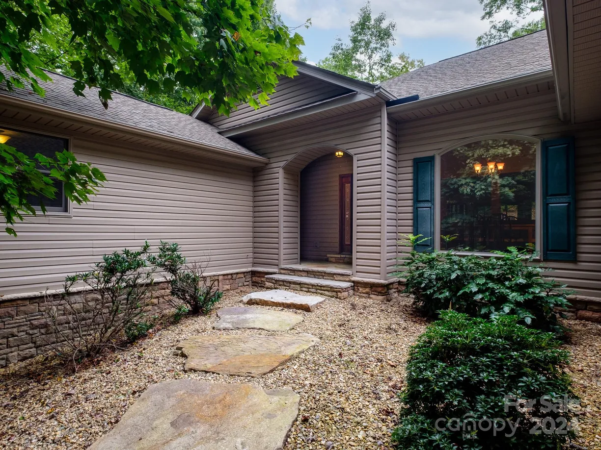 Charlotte Real Estate | View 2921 Connestee Trail | Listing