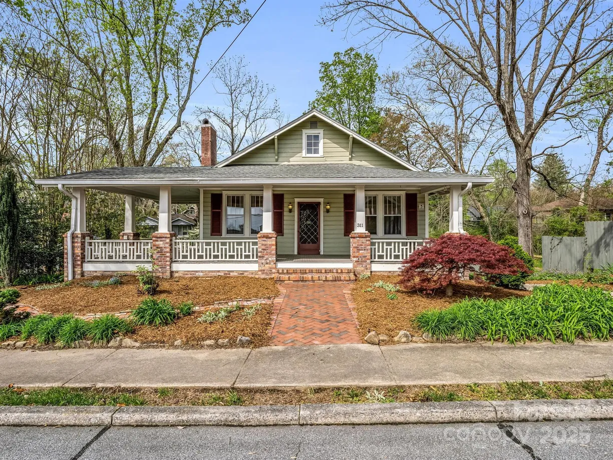 Charlotte Real Estate | View 311 Buncombe Street | 3 Beds, 2 Baths