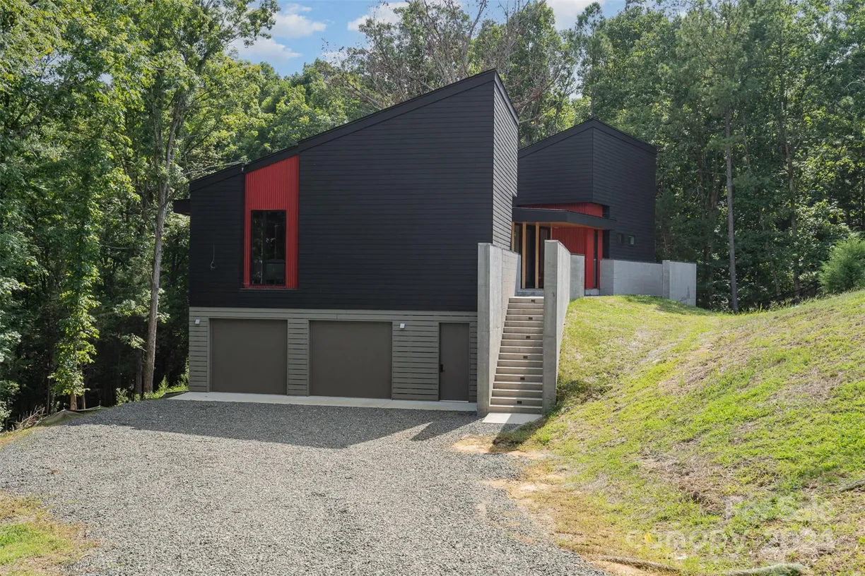 Charlotte Real Estate | View 386 Squirrel Lane | Listing