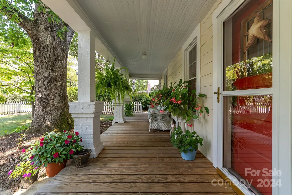Charlotte Real Estate | View 404 Montreat Road | Listing