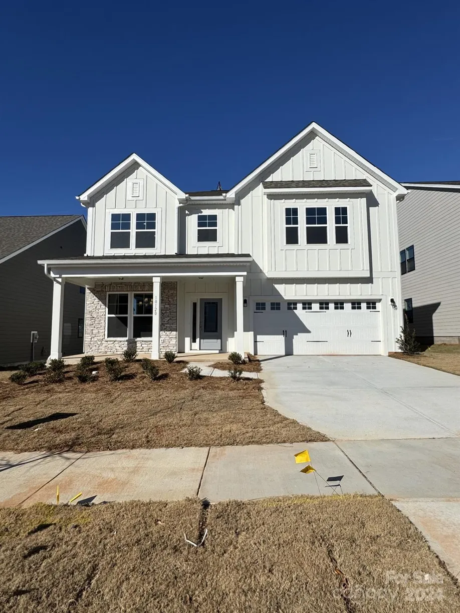 Charlotte Real Estate | View 10120 Whitaker Pointe Drive | 5 Beds, 4 Baths