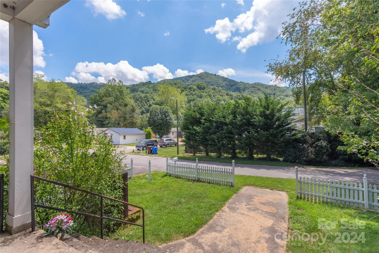 Charlotte Real Estate | View 115 Teague Loop | Listing