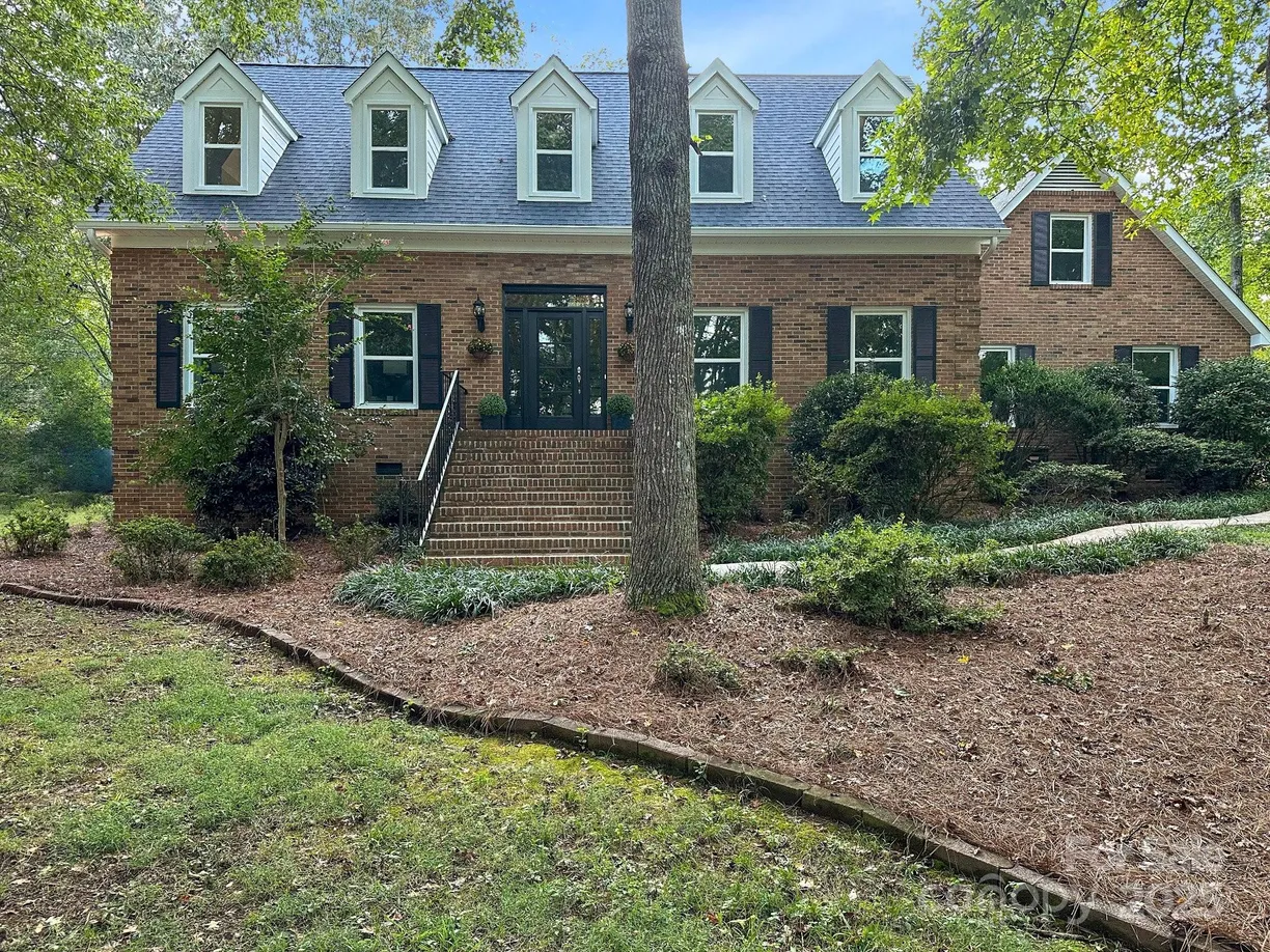 Charlotte Real Estate | View 8503 Foxbridge Drive, 16 | 4 Beds, 3 Baths
