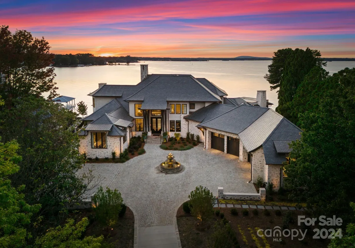 Charlotte Real Estate | View 19125 Peninsula Point Drive | 6 Beds, 8 Baths