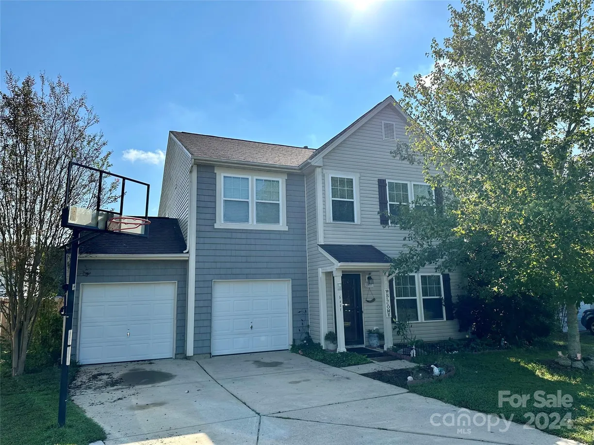 Charlotte Real Estate | View 5051 Meanna Drive | 4 Beds, 2 Baths
