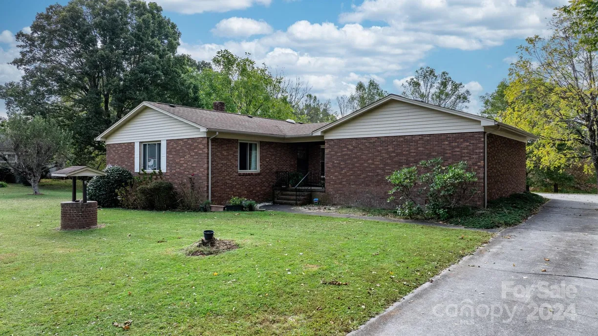 Charlotte Real Estate | View 721 Harris Avenue | 2 Beds, 3 Baths