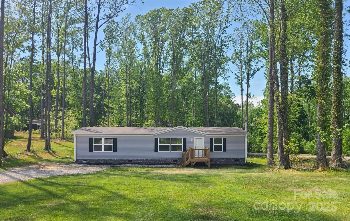 Charlotte Real Estate | View 1128 Bethesda Road | 2 Beds, 2 Baths