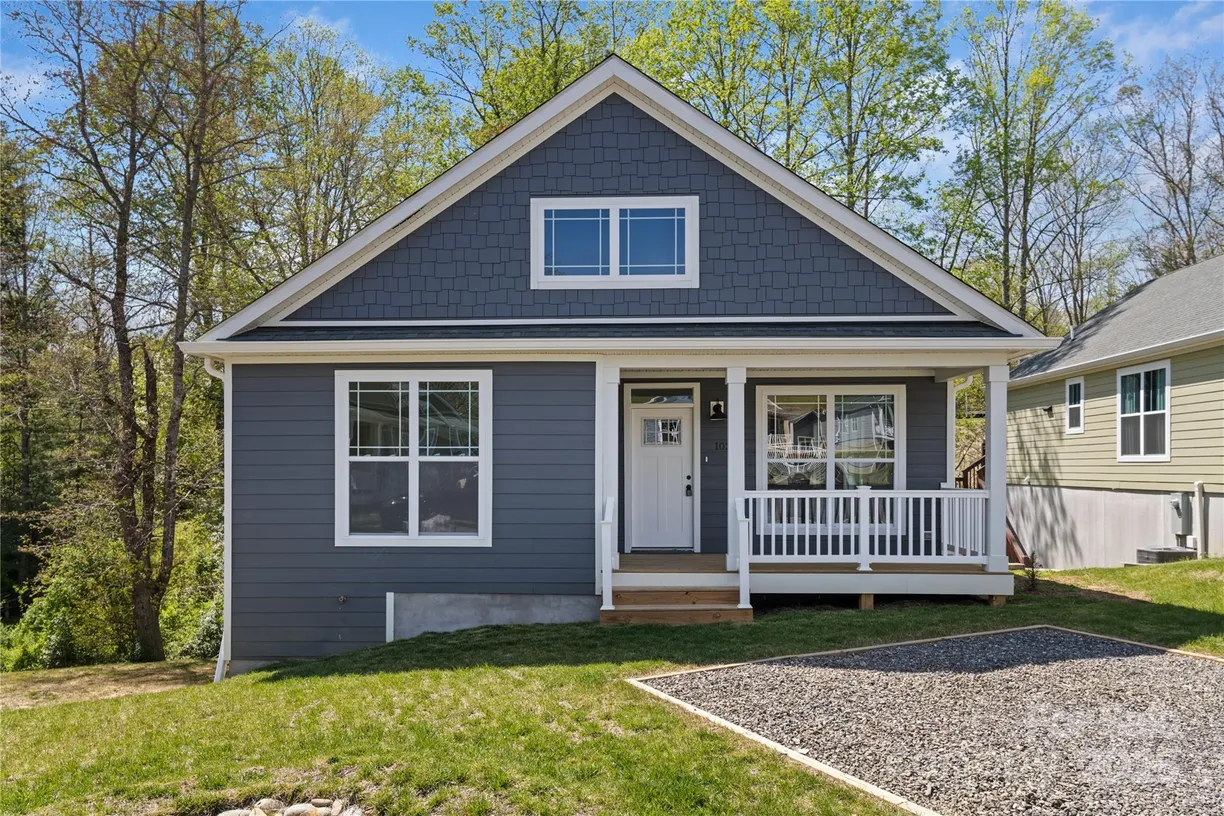 Charlotte Real Estate | View 1023 Padgett Place | 3 Beds, 2 Baths