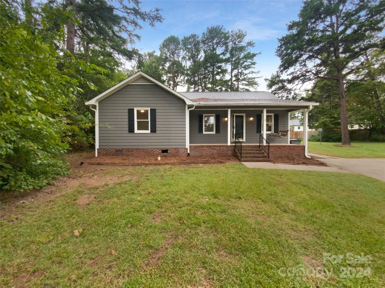 Charlotte Real Estate | View 2403 Sutters Road | 3 Beds, 2 Baths