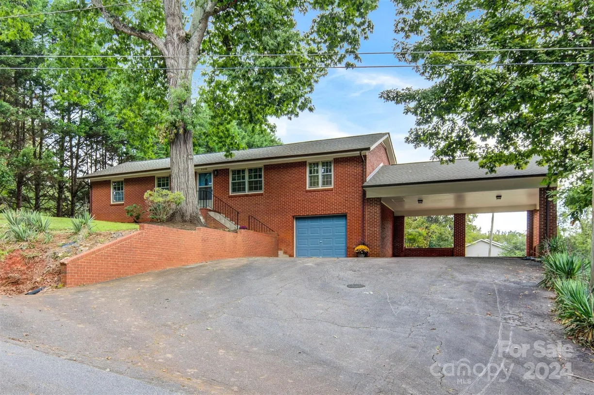 Charlotte Real Estate | View 3500 Eller Drive | 3 Beds, 1 Bath