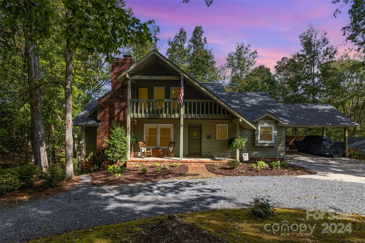 Charlotte Real Estate | View 808 Dogwood Street | 3 Beds, 3 Baths