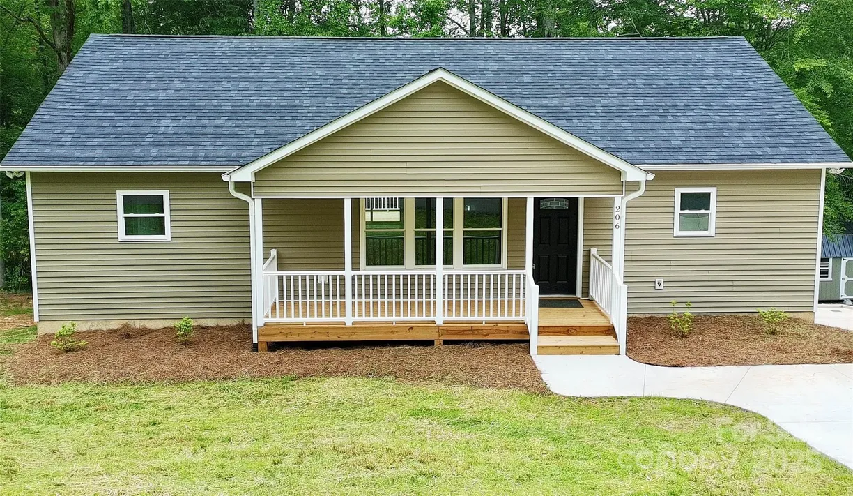 Charlotte Real Estate | View 206 Fairway Drive | Listing