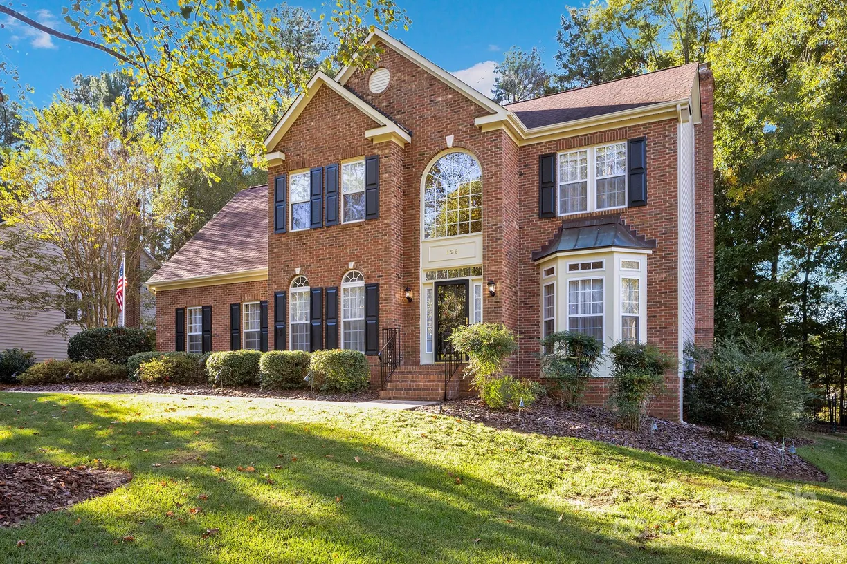 Charlotte Real Estate | View 125 Lockerbie Lane | 4 Beds, 2 Baths