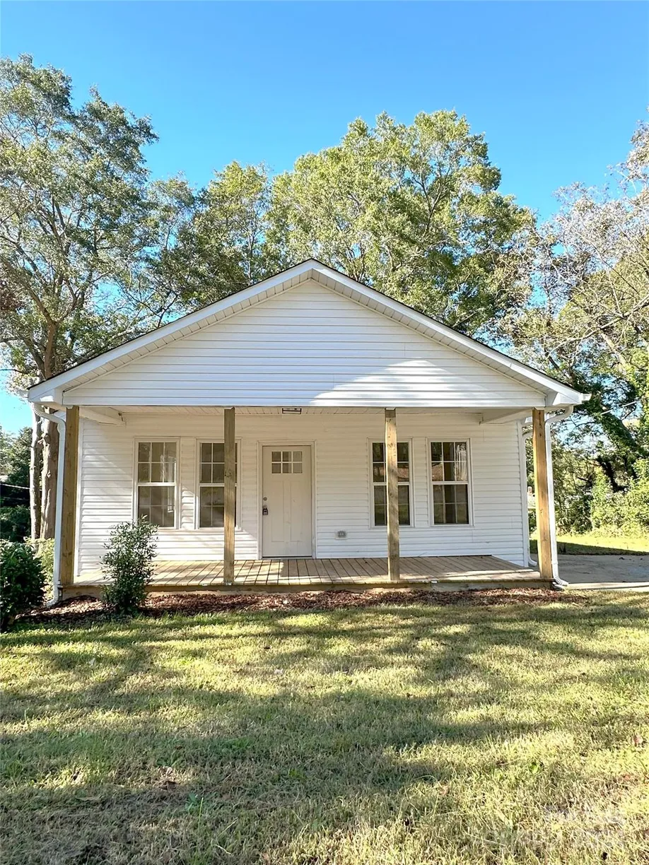 Charlotte Real Estate | View 112 Maple Street | 2 Beds, 1 Bath