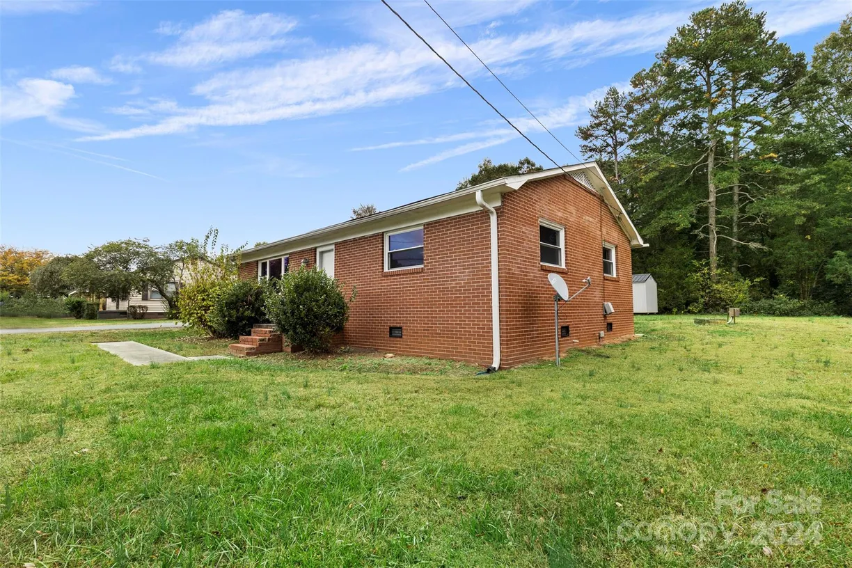 Charlotte Real Estate | View 2117 Charlotte Highway | Listing