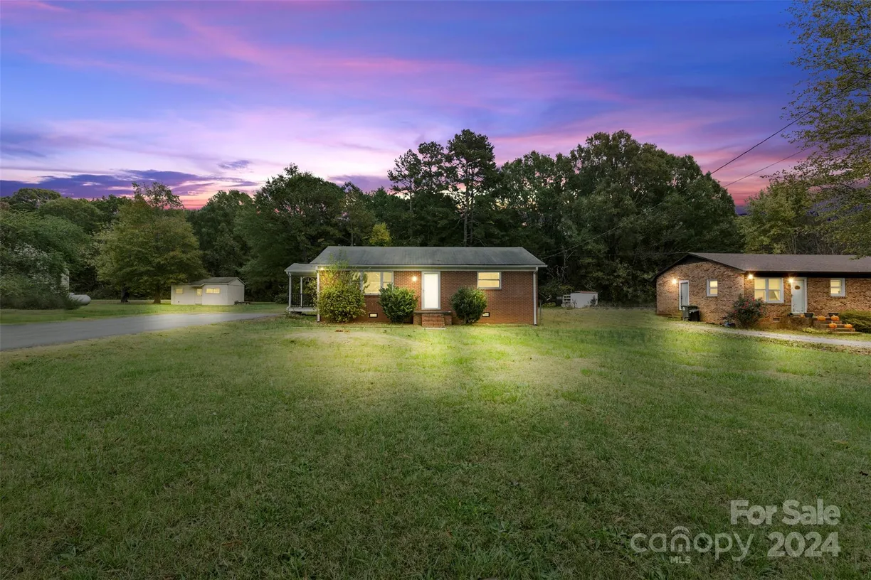 Charlotte Real Estate | View 2117 Charlotte Highway | 2 Beds, 1 Bath